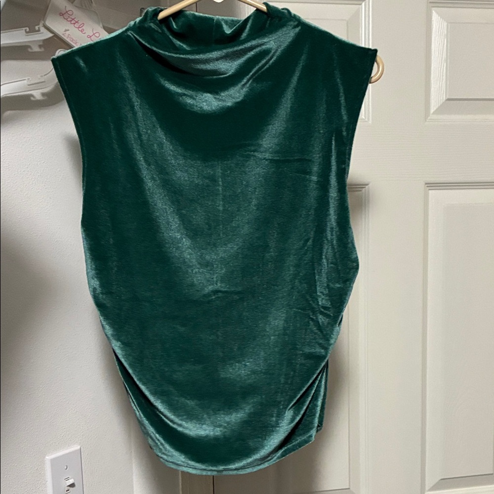 NWOT Emerald Green Velvet Sleeveless Top